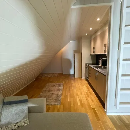Presttind - With Free Parking Apartment *