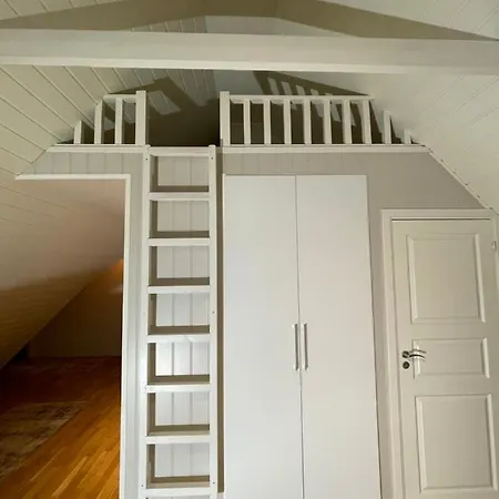 Presttind - With Free Parking *