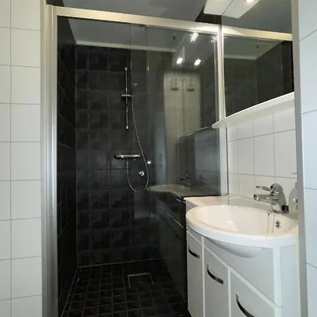 Presttind - With Free Parking Apartment *