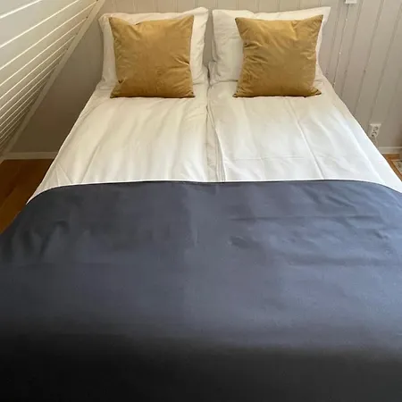 Presttind - With Free Parking Leilighet